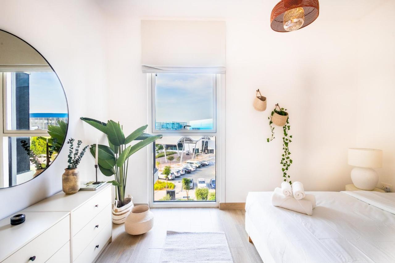Voyage's Stylish 1br At Waters Edge * Abu Dhabi