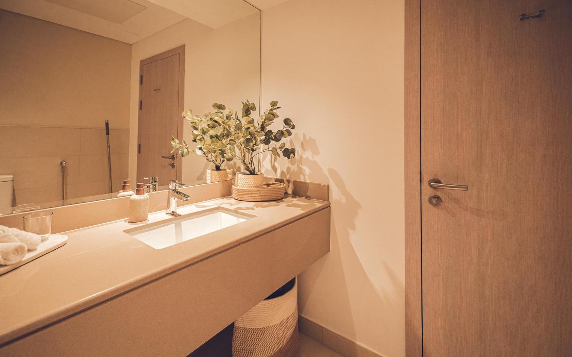 Voyage's Stylish 1br At Waters Edge Apartment Abu Dhabi