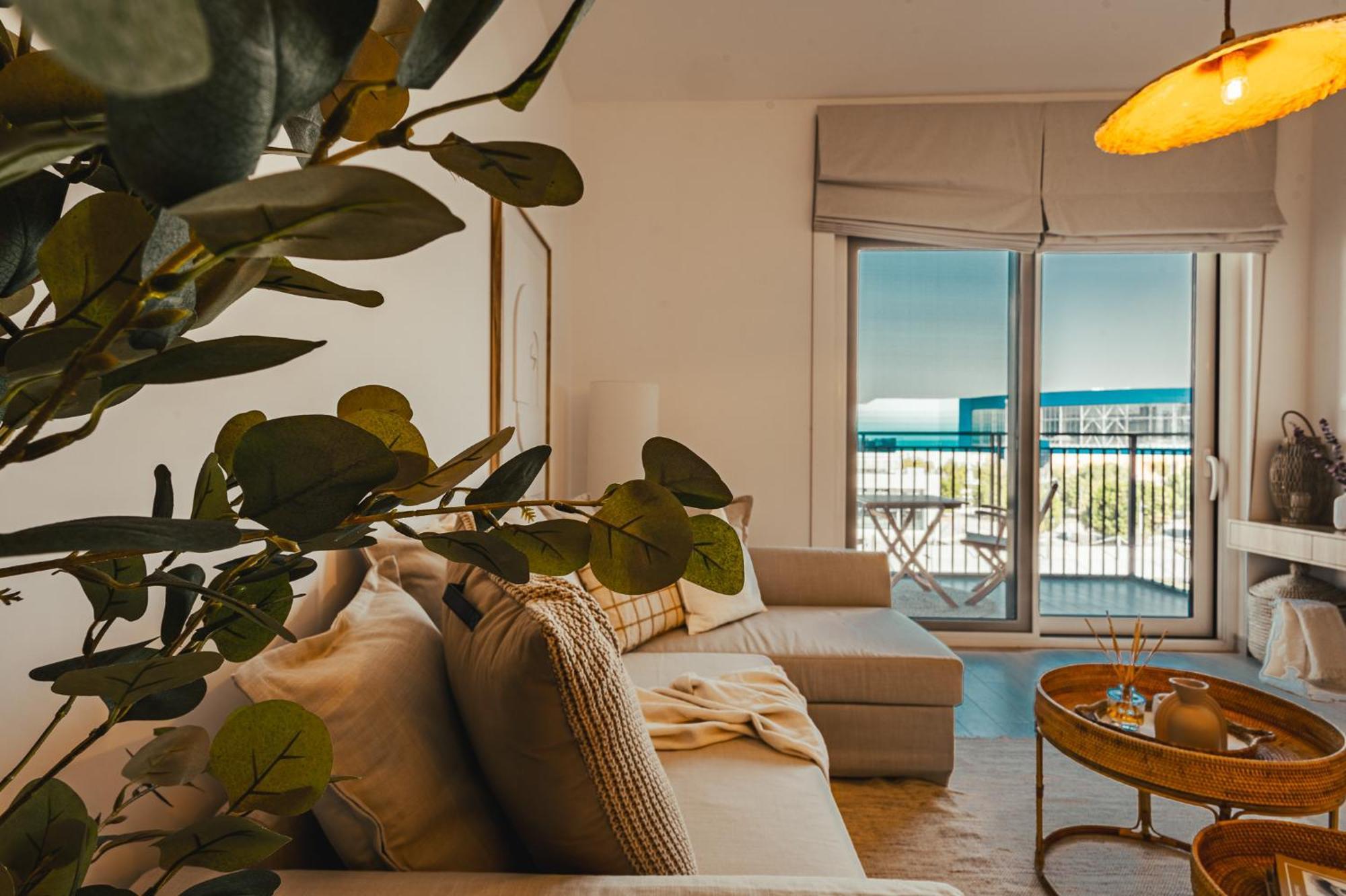 Apartment Voyage's Stylish 1br At Waters Edge Abu Dhabi